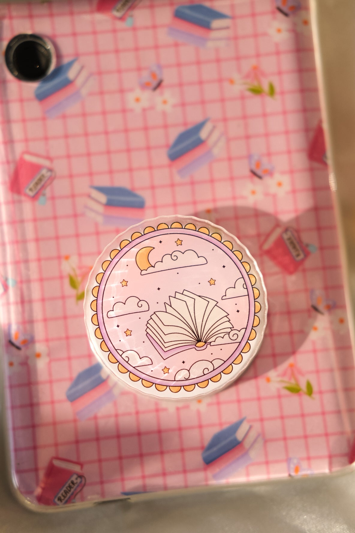 Midnight Reader Magnetic Grip