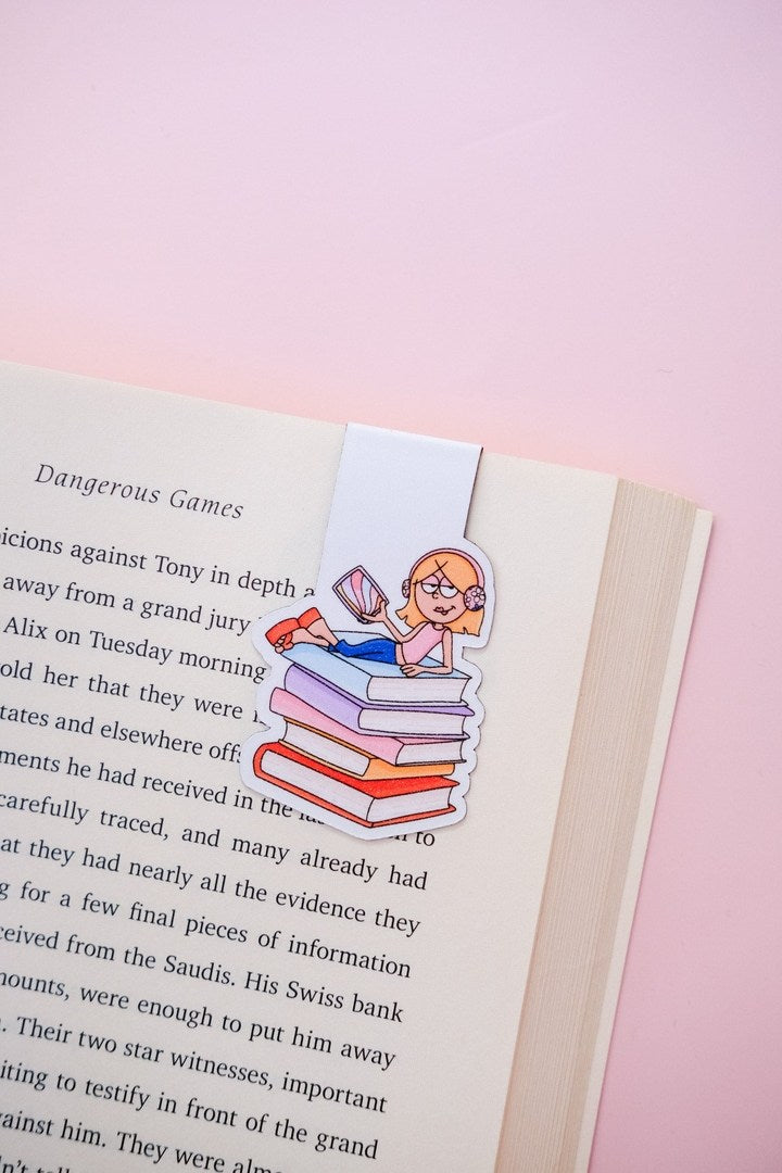 Lizzie Books Magnetic Bookmark