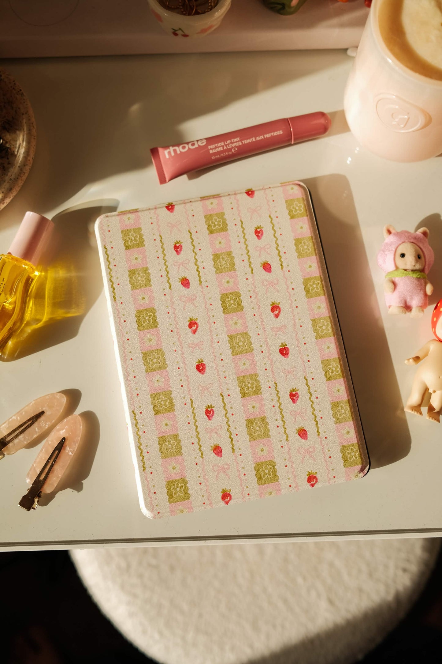 Strawberry Ribbon Kindle/Kobo Case